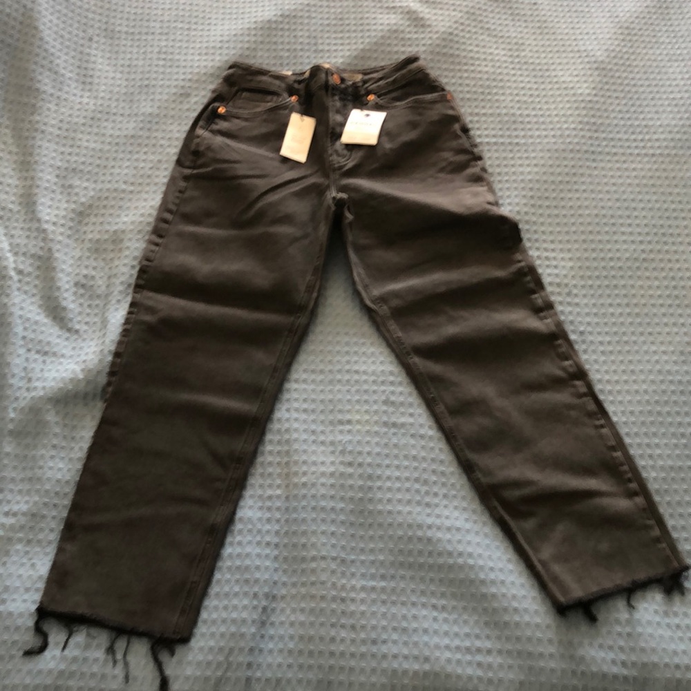 Hannah Straight Leg Black Jeans Size 8 US. See photos for details. New With Tags